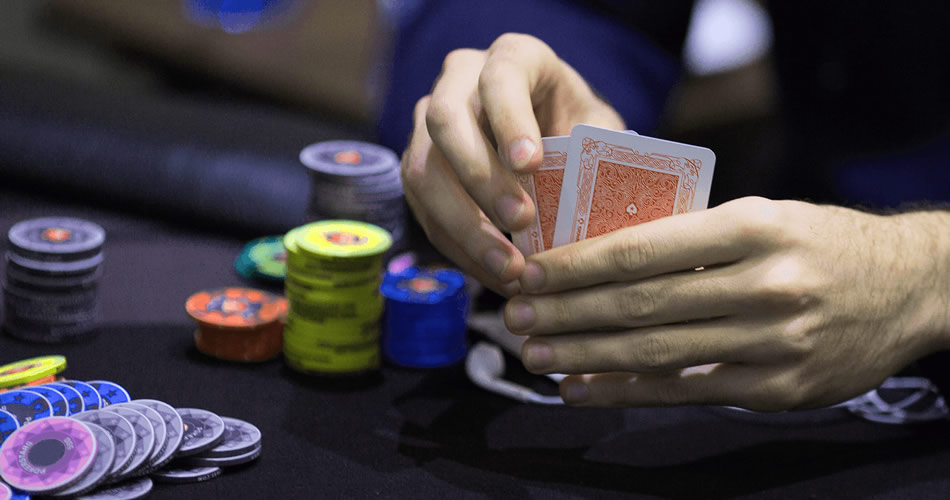 6 diferenças entre o poker ao vivo e o poker online que todo jogador  precisa saber